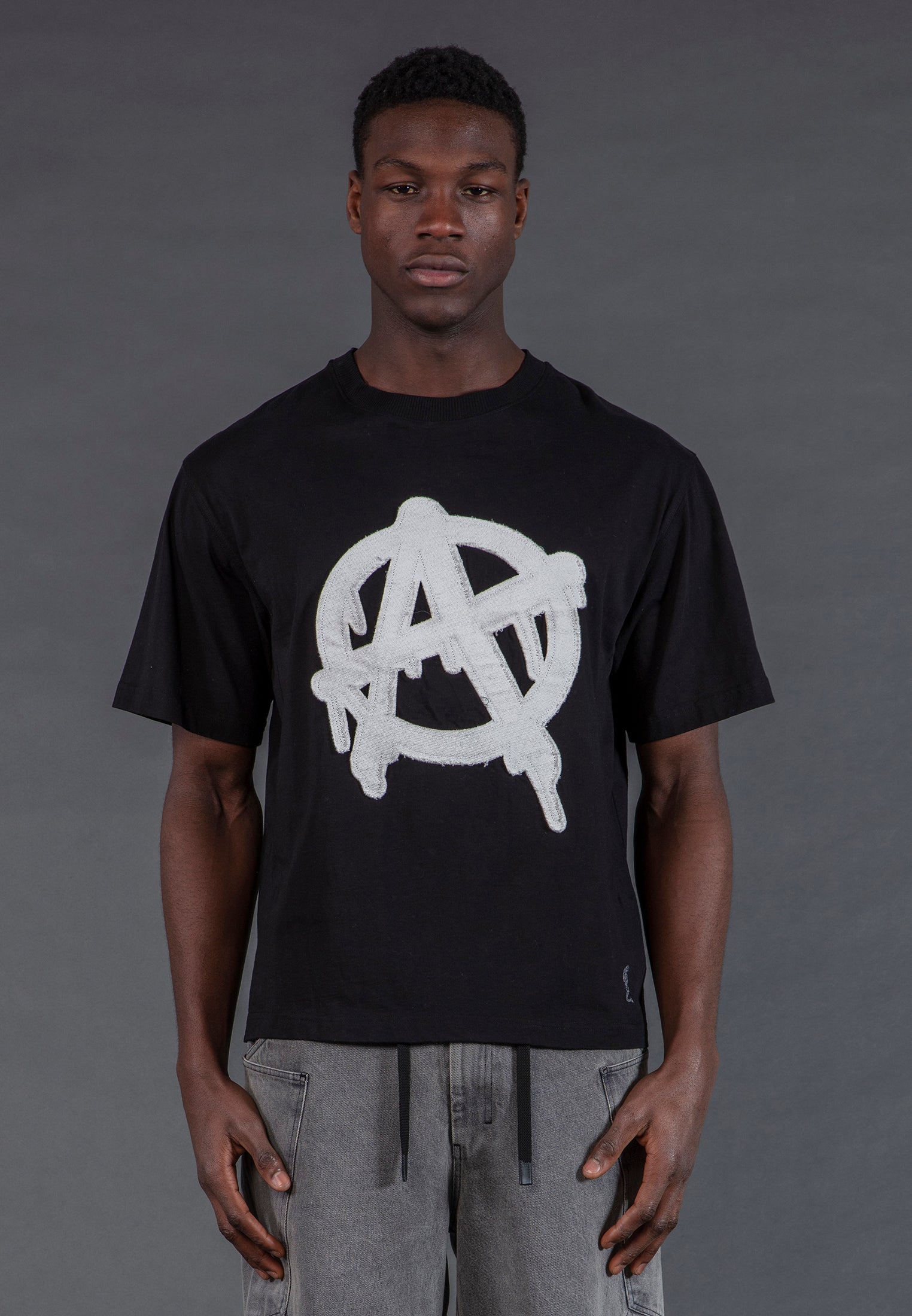 ANARCHY APPLIQUE T-SHIRT BLACK & OFF WHITE