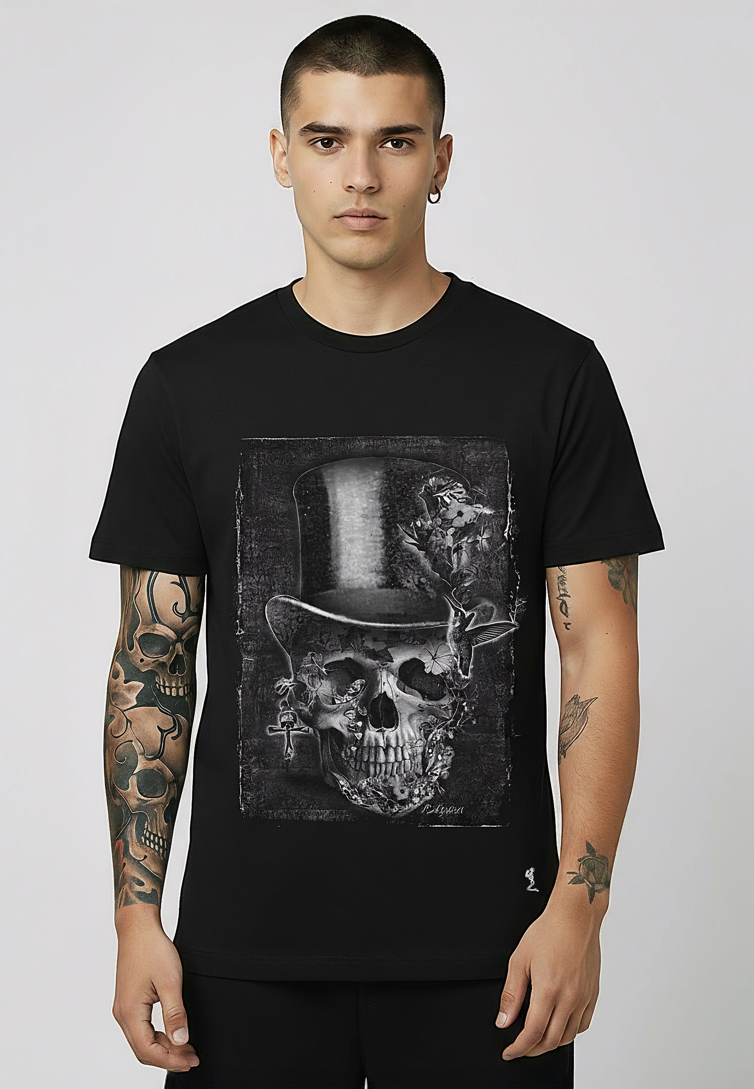 TOP HAT CURVED HEM T-SHIRT BLACK